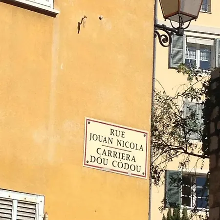 Historic Old Town Apartamento Nice