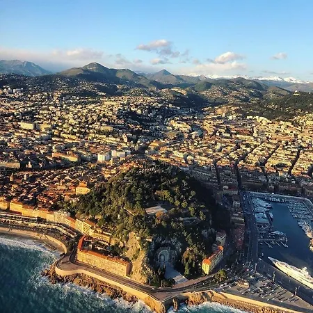 Historic Old Town Apartamento Nice