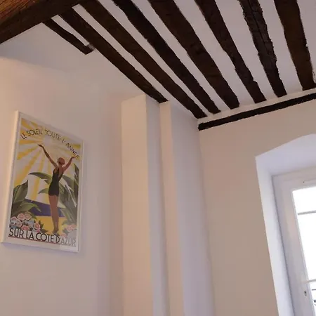 Rue Neuve 아파트